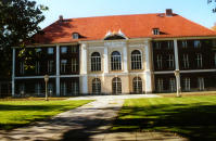 Frontansicht des Schlosses Schnhausen